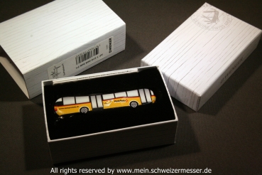 Schweizer Taschenmesser, Wenger EVO Postauto (Art. AF.1.010.009.908.P1) mit dekorativen Griffschalen (Postauto-Motiv)