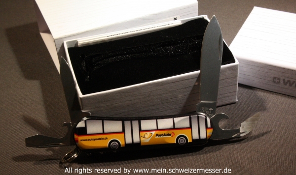Schweizer Taschenmesser, Wenger EVO Postauto (Art. AF.1.010.009.908.P1) mit dekorativen Griffschalen (Postauto-Motiv)