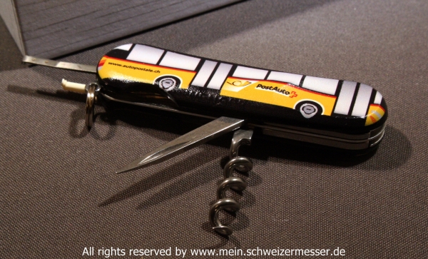 Schweizer Taschenmesser, Wenger EVO Postauto (Art. AF.1.010.009.908.P1) mit dekorativen Griffschalen (Postauto-Motiv)